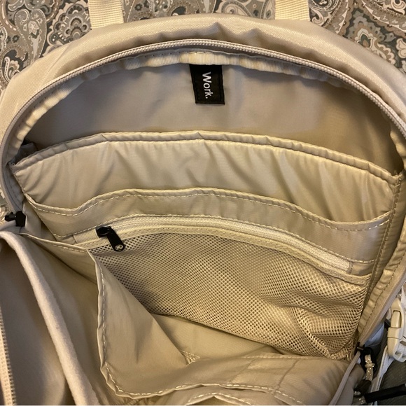 New Thule EnRoute 23L Pelican Grey Backpack - Picture 10 of 16
